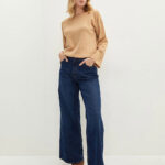 بلوز بافت بیسیک آستین مدل دار