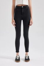 شلوار جین اسکینی دیفکتو - Image 2